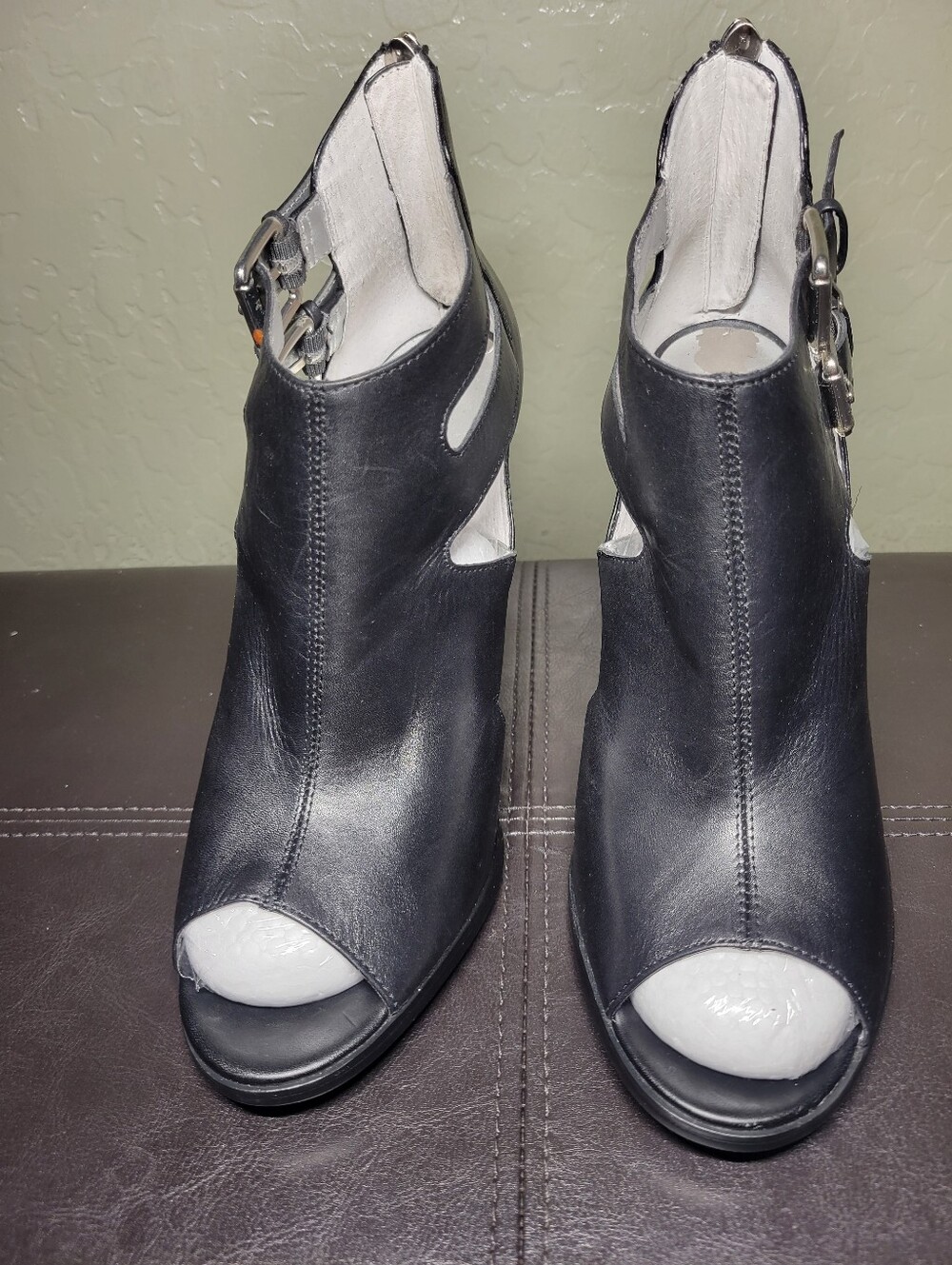 GUESS Wgalson-M Black Leather Open-Toe Heels US 10M